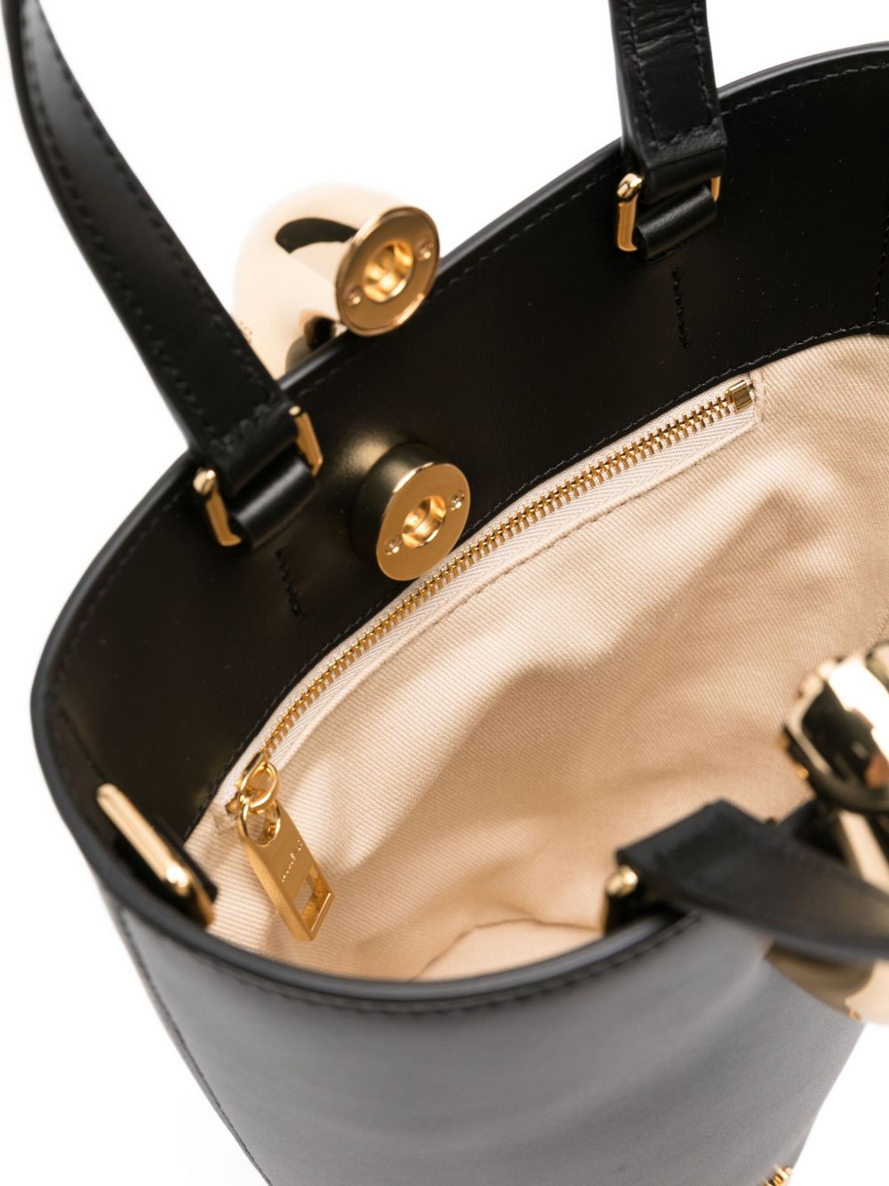 25HBAW00389 AC01C01990 JACQUEMUS