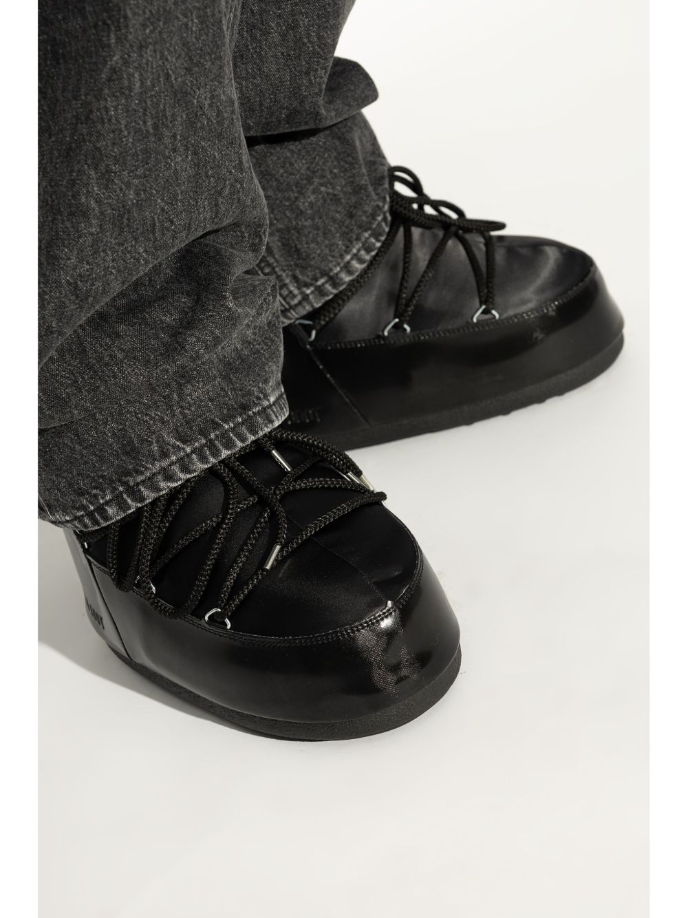 80D1409350 #N001 MOON BOOT