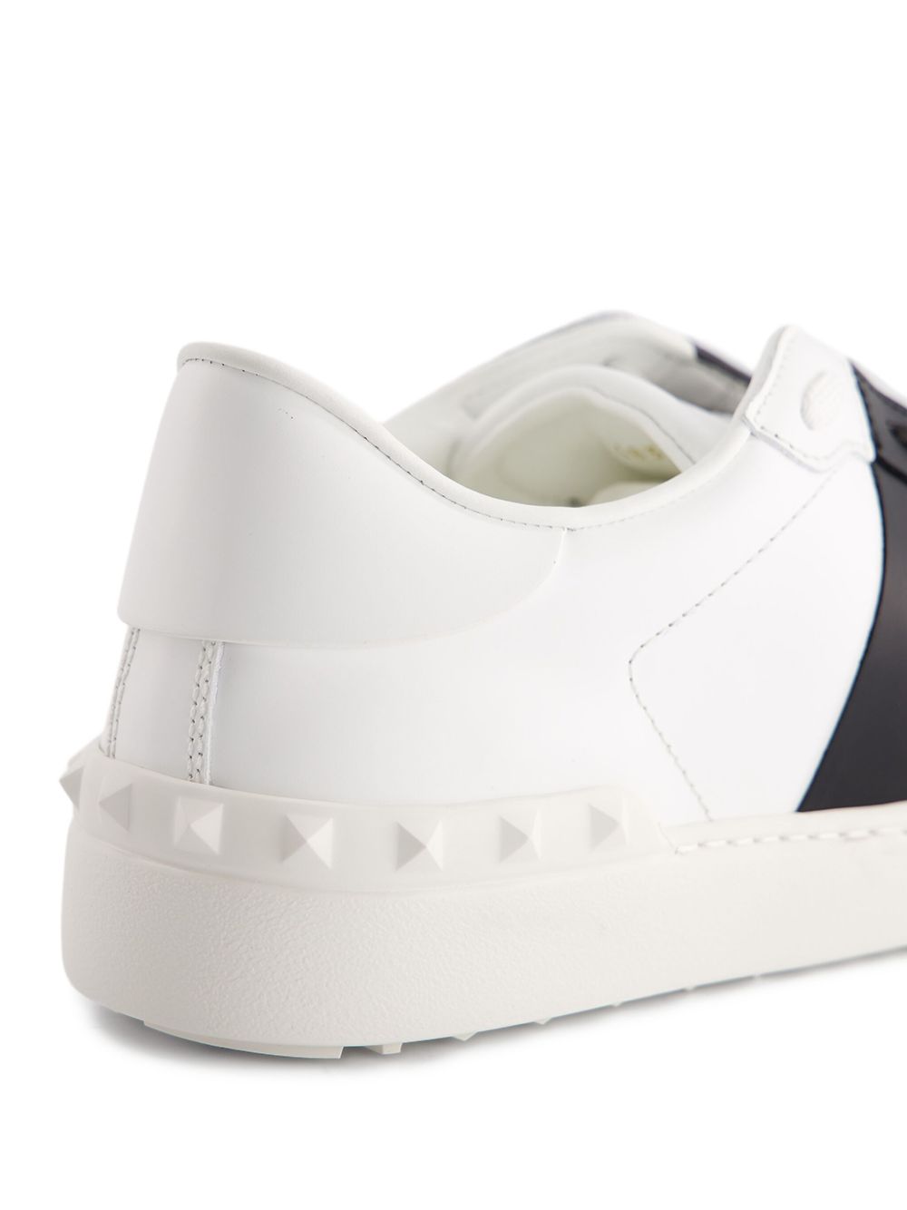 7Y2S0830* BLUA01 VALENTINO