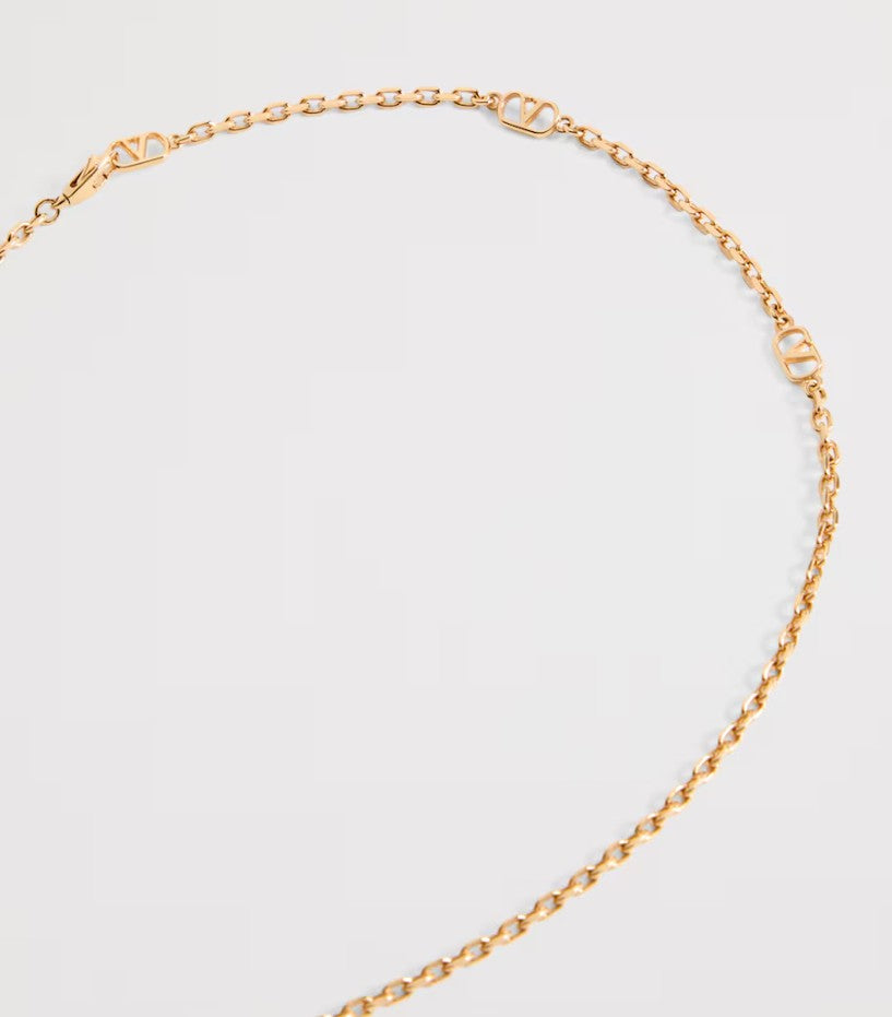 7W2J0AE2* MJP0RN VALENTINO