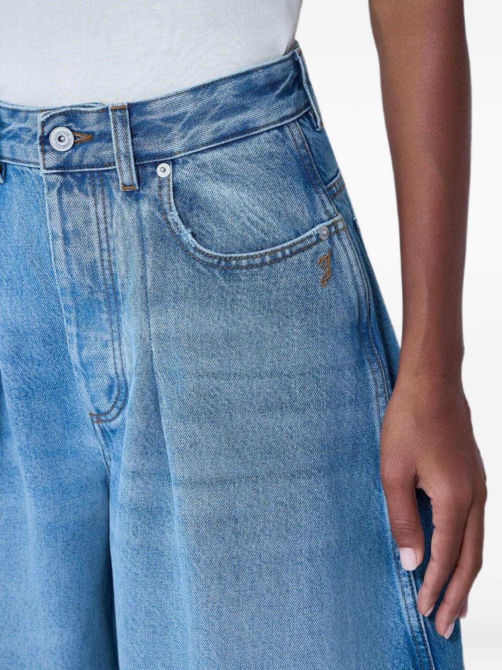 PAW00609 AD0003833C JACQUEMUS