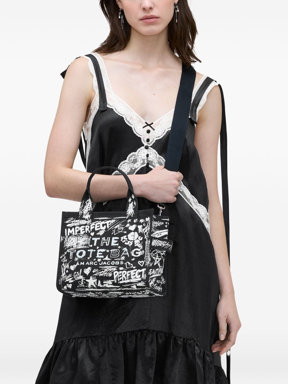 2S6HTT016H02 #002 MARC JACOBS
