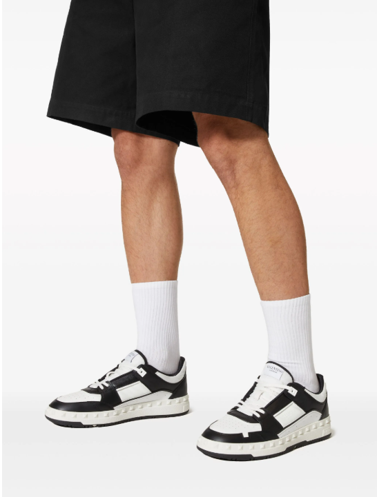 8Y2S0H43RDG* #0NI VALENTINO