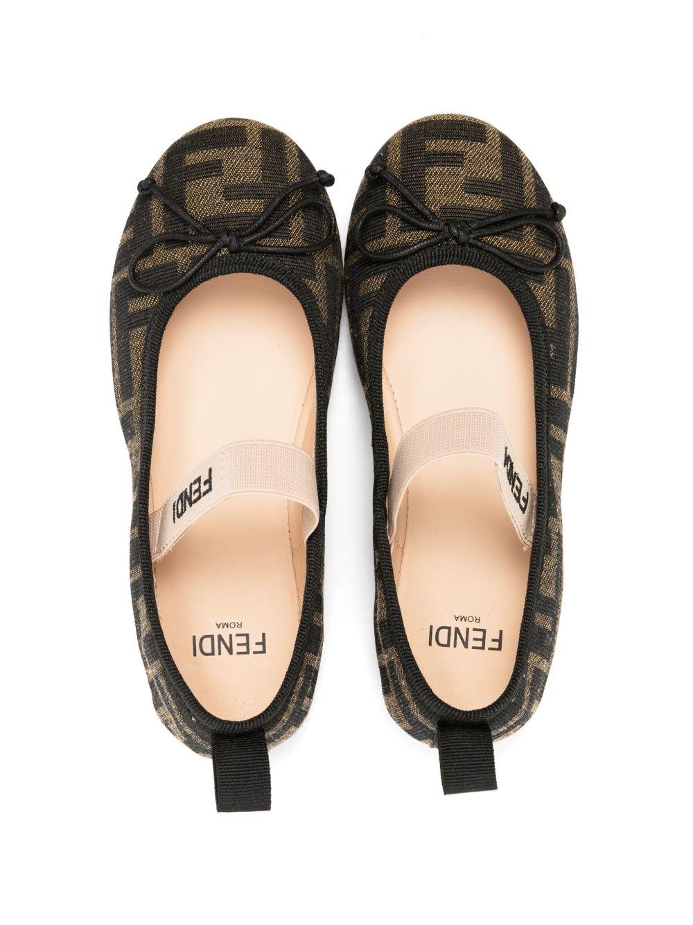 JFR376 AQ75F1NJB FENDI KIDS