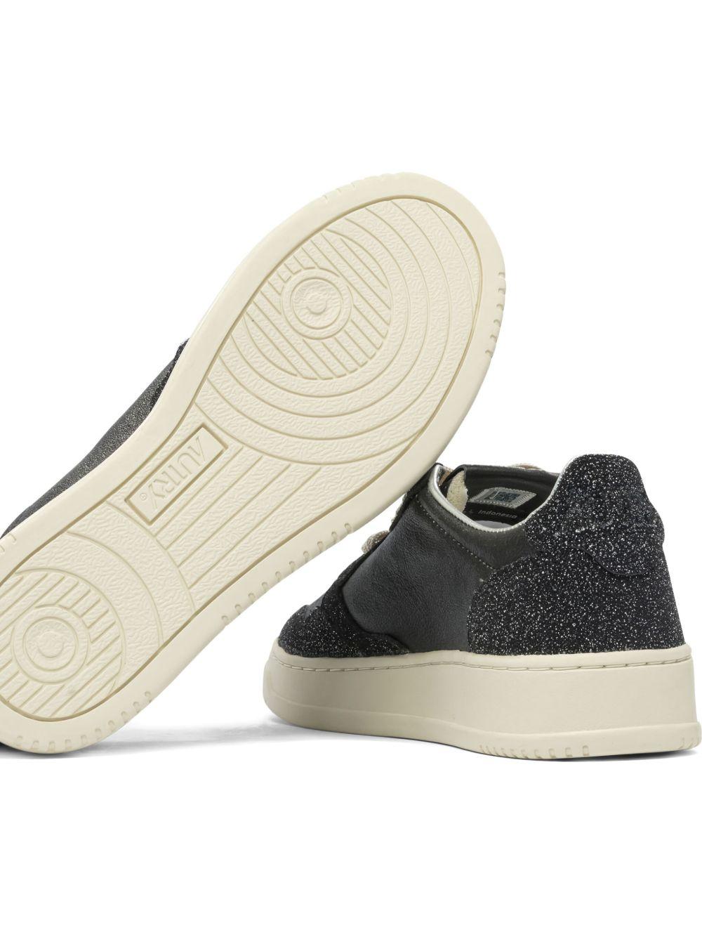 AULW TA06BLK/OFFBLK AUTRY