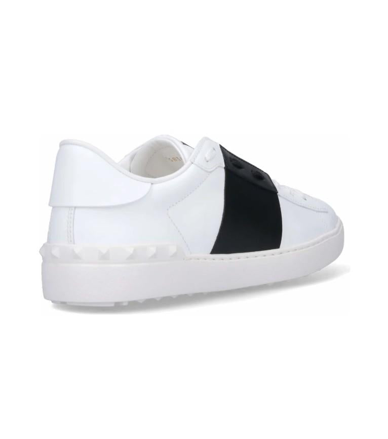 7Y2S0830* BLUA01 VALENTINO