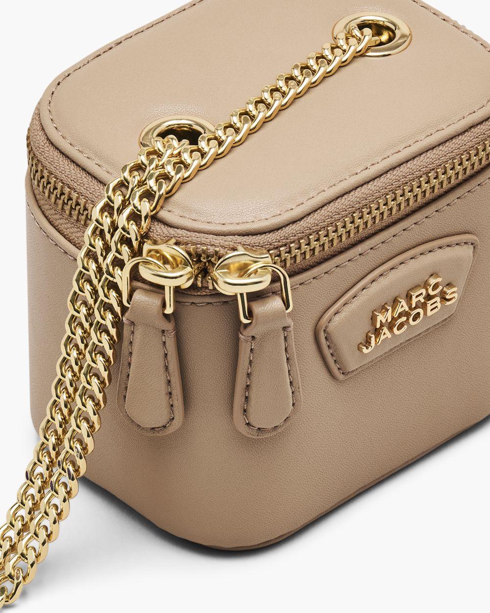 2R5SMN022S01 #230 MARC JACOBS