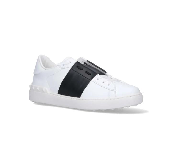 7Y2S0830* BLUA01 VALENTINO