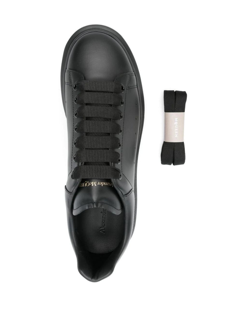 553680 WWAAN1002 ALEXANDER MCQUEEN
