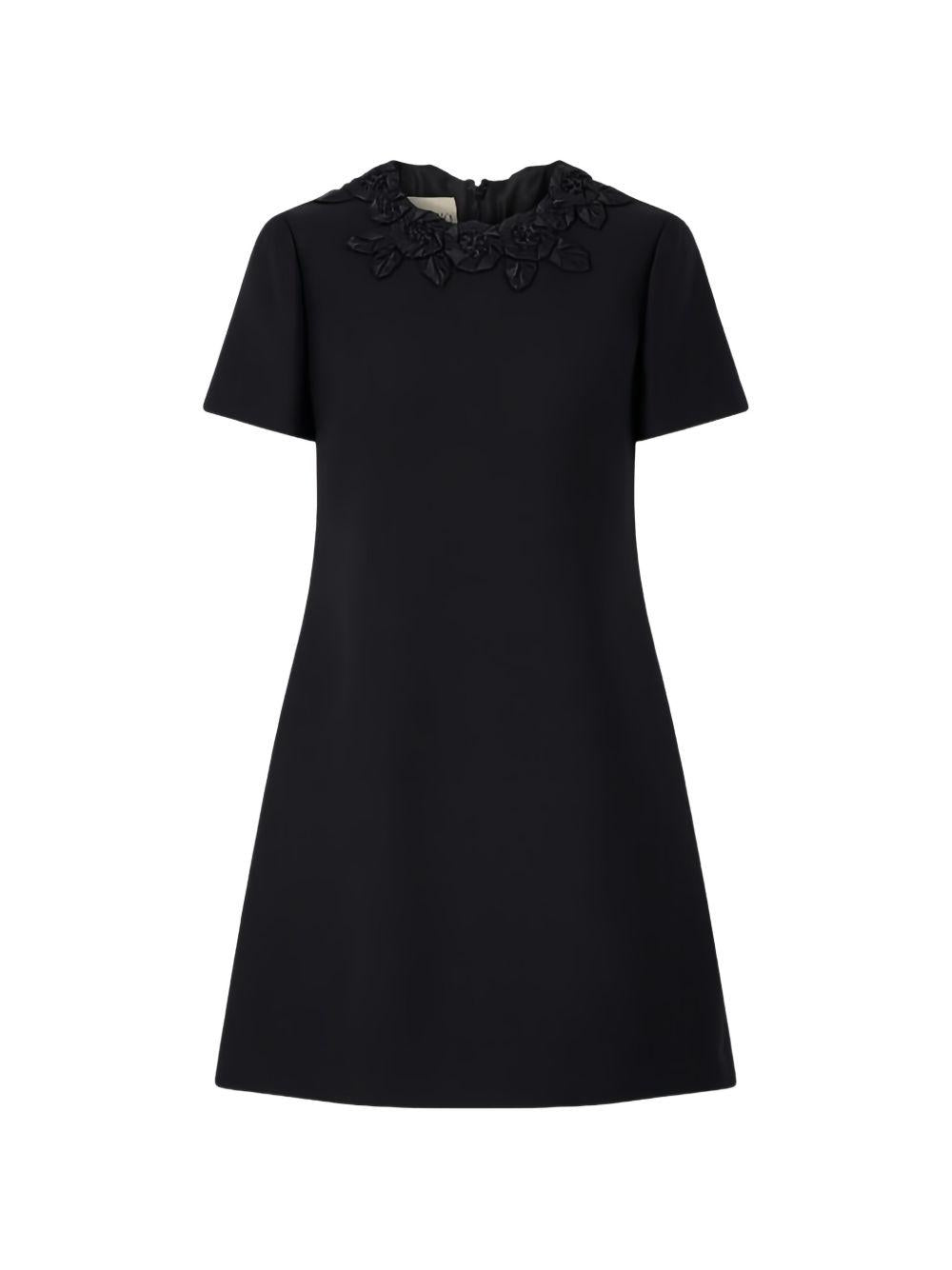 8B3VAHC61CF* #0NO VALENTINO