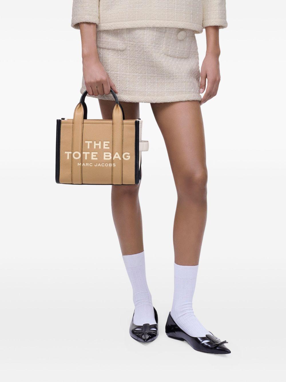 H006L01RE22 #233 MARC JACOBS