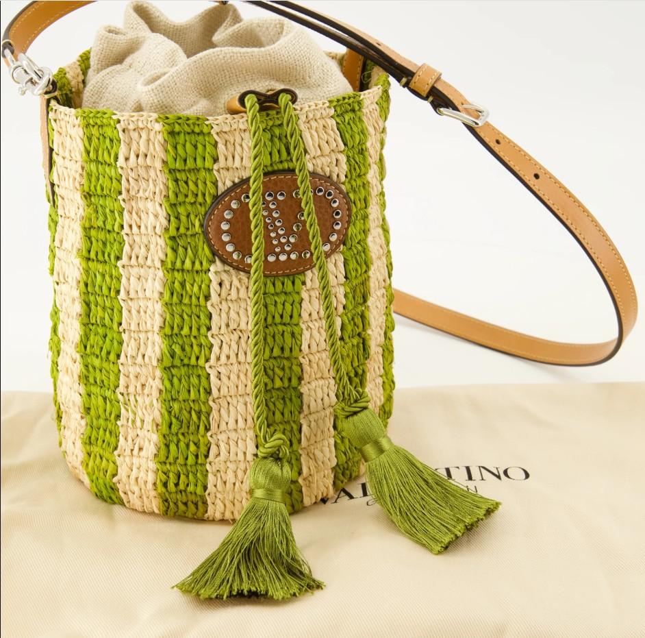 8W2B0T03IXU* #C8J VALENTINO