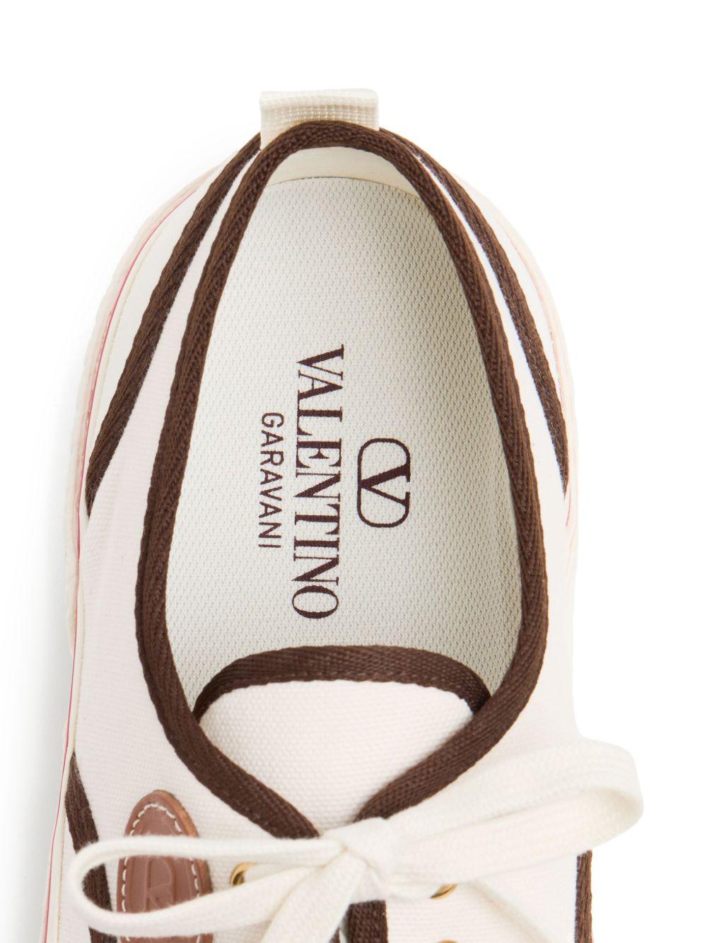 6Y2S0J87YGT* #R2T VALENTINO