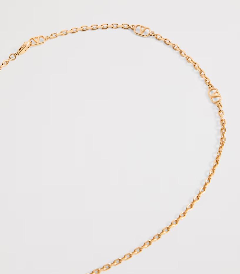 7W2J0AE2* MJP0RN VALENTINO