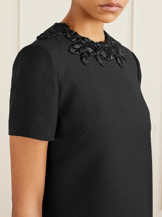 8B3VAHC61CF* #0NO VALENTINO