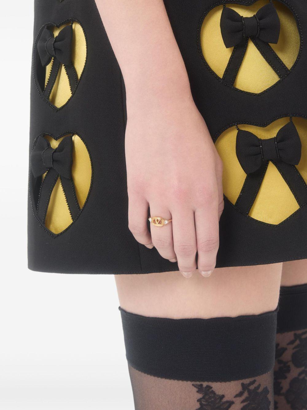 8W2J0BI2YCW* #9MN VALENTINO