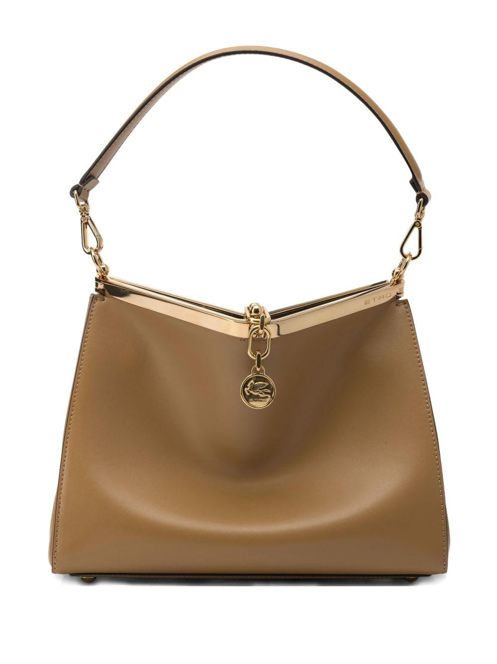 WP1B0002 AU022Y0886 ETRO