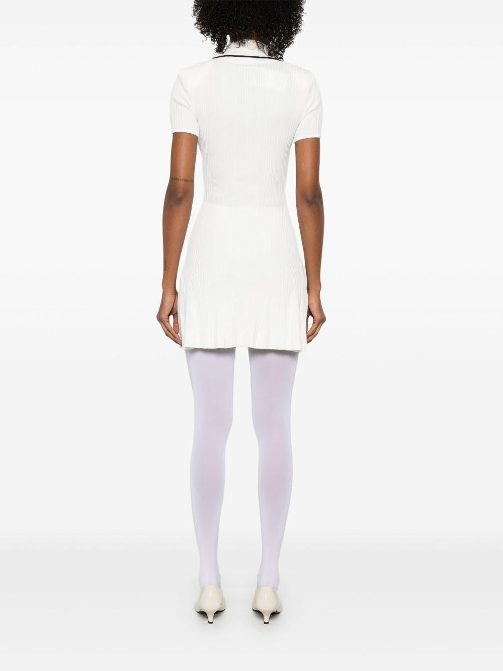 038S-W #WHITE SELF PORTRAIT
