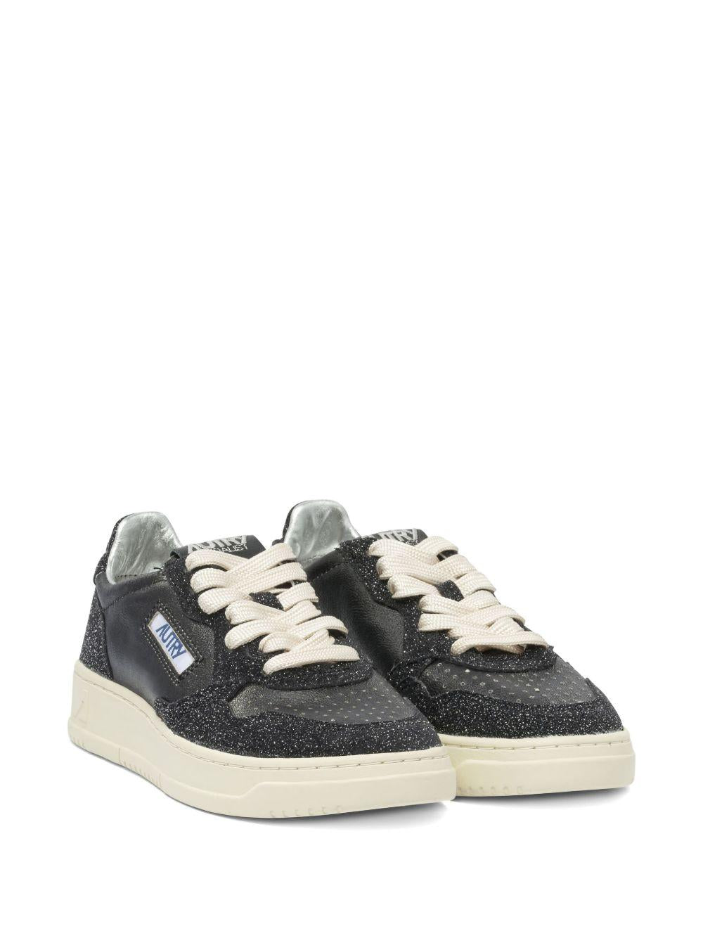 AULW TA06BLK/OFFBLK AUTRY