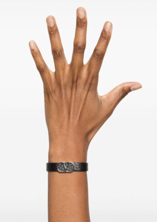 6W2J0X63* AVU0NO VALENTINO