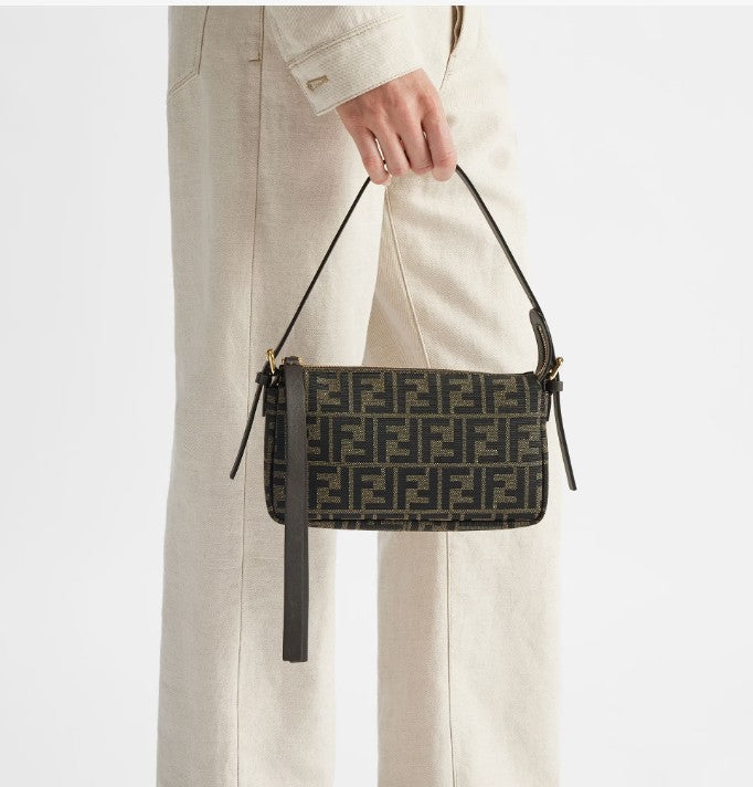  8BS123* B17AF14YN Fendi* 
