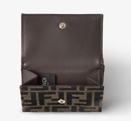 8M0595* B1JYF0VAT FENDI 