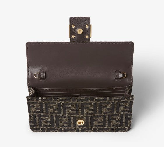  8M0602* B17AF14YN Fendi* 