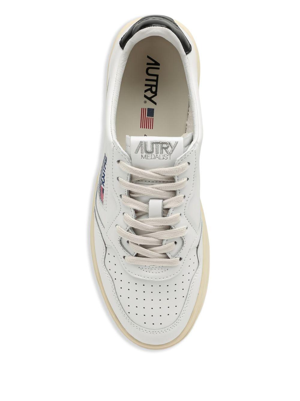  AULW LL22WHITE/BLACK AUTRY 
