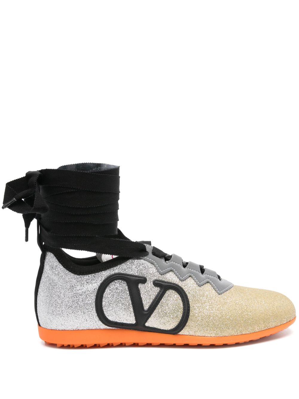  6W2S0LL5YCL* #QNM VALENTINO 
