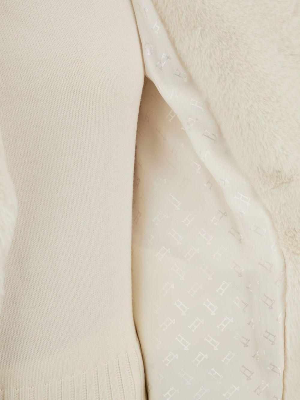  CA000586D 124221000 HERNO 