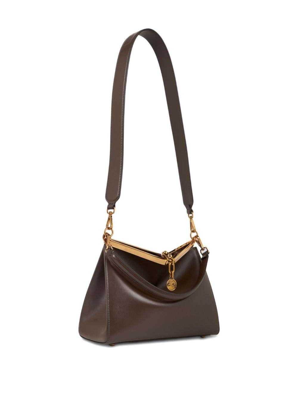 WP1B0002 AU022M0289 ETRO 