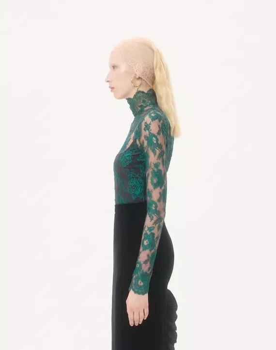  7B0AEB40* 9S8392 VALENTINO 