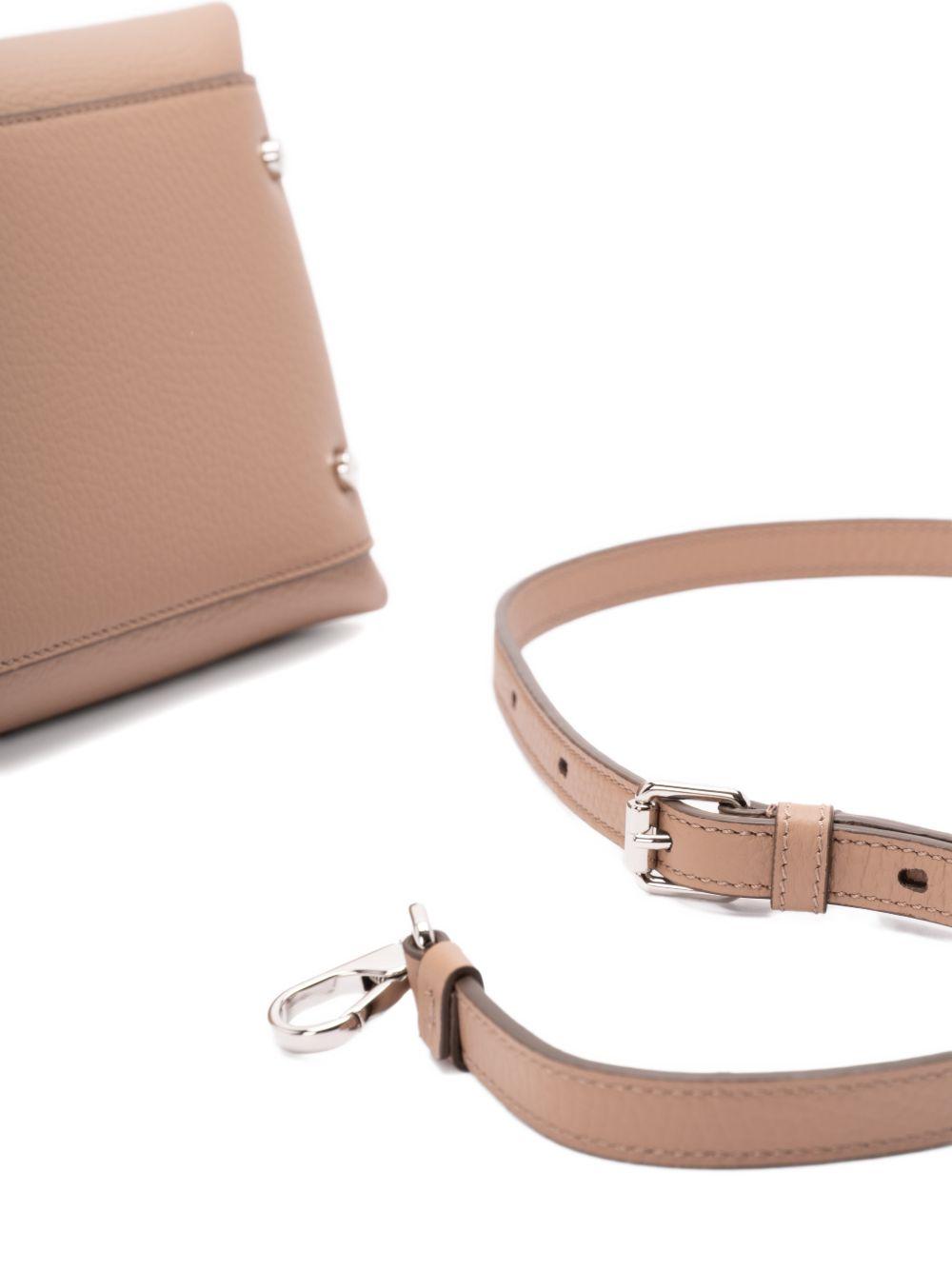  XBWAPAEL000 QRI4L62 TODS 