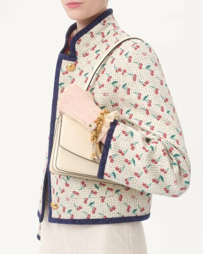  7B3CJ3Q7* 9LGBDR VALENTINO 