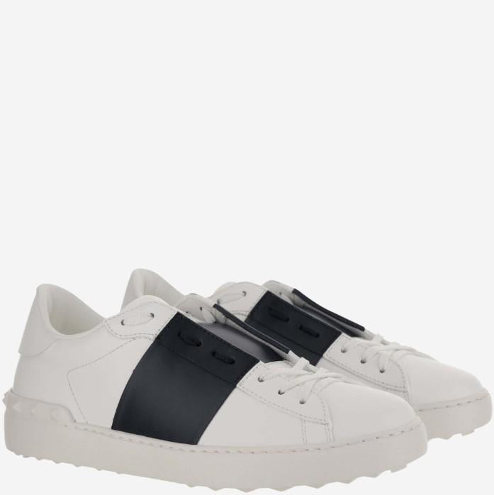  7Y2S0830* BLUM15 VALENTINO 