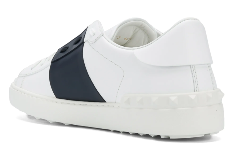  7Y0S0830* BLUM15 VALENTINO 