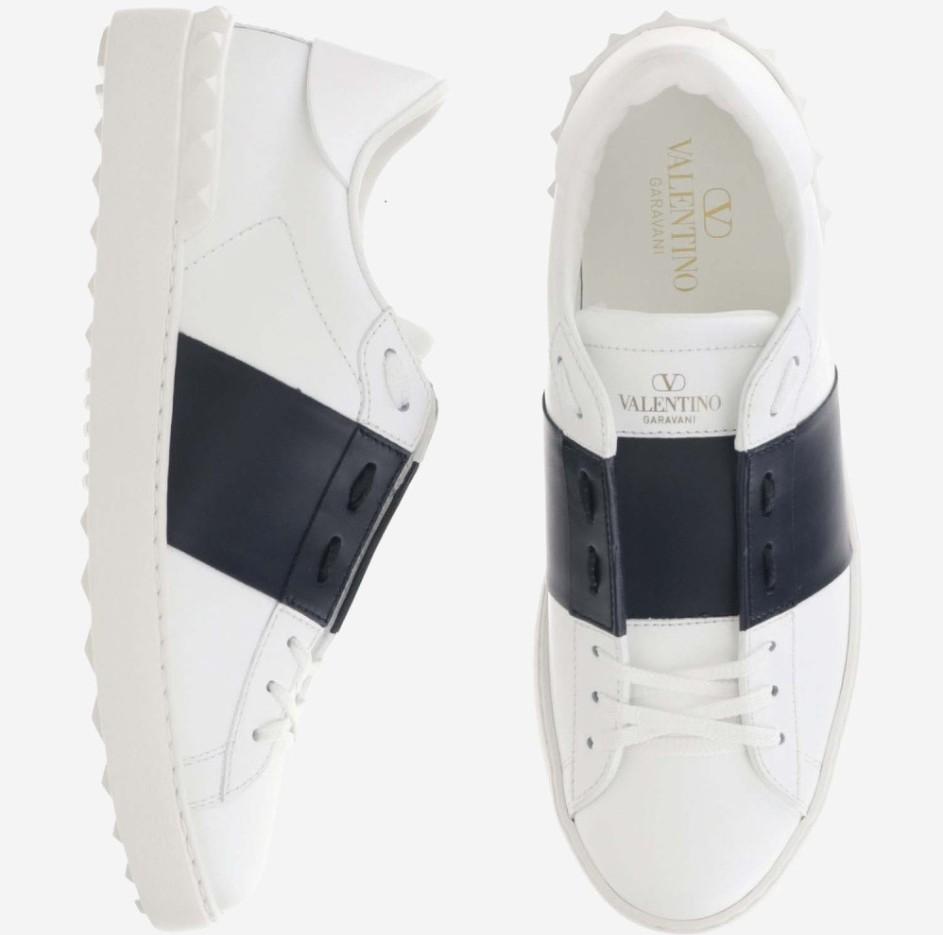  7Y2S0830* BLUM15 VALENTINO 